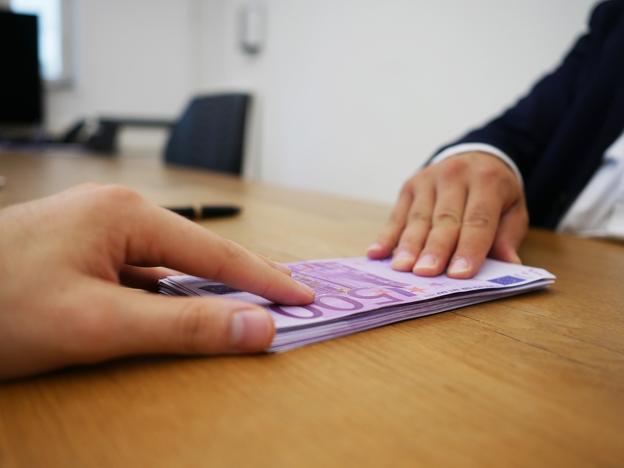 Tabella con le nuove soglie ISEE 2026 per l'accesso ai bonus sociali.